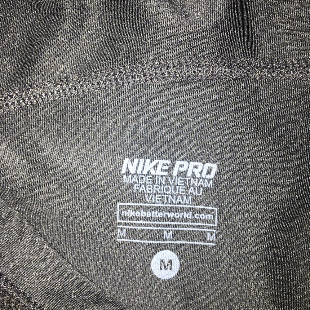 💕Nike Pro Fitted capris - Picture 2 of 2
